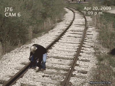 Поезд сбил человека.